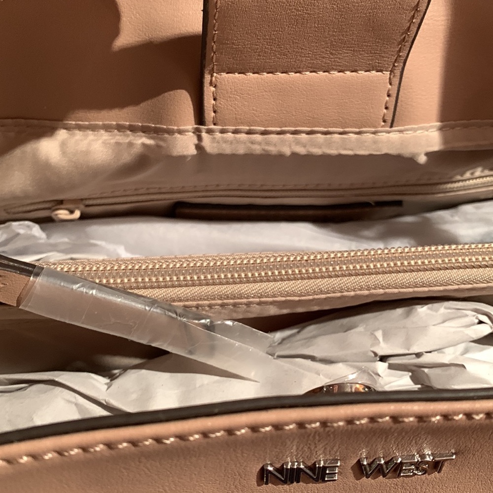 NINE WEST. NWOT. Brand new bag. Judilee Satchel. Blushing color. Quilted. - Picture 6 of 6